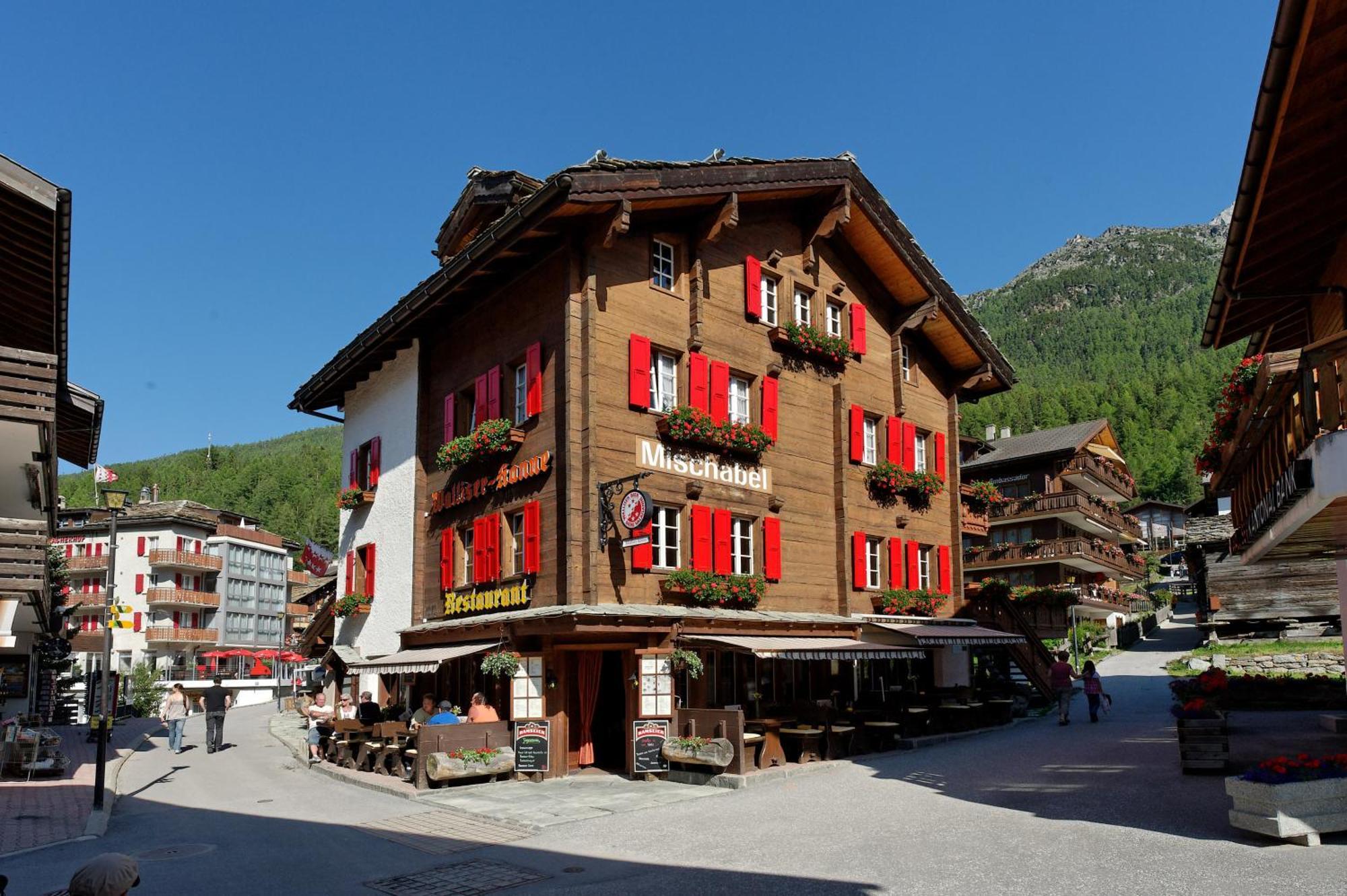 Hotel Walliserkanne Grächen Exteriör bild
