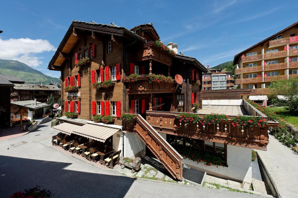 Hotel Walliserkanne Grächen Rum bild